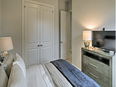 Naples Luxury Close to Vanderbilt Beach